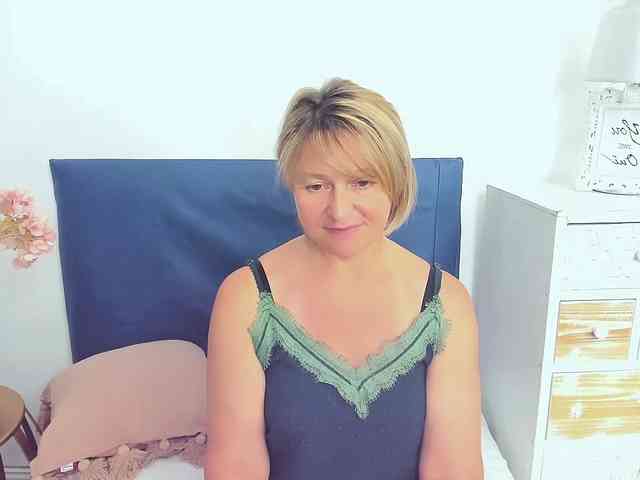 MarieneMature webcam