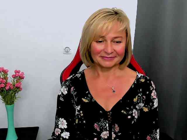 MarieneMature webcam