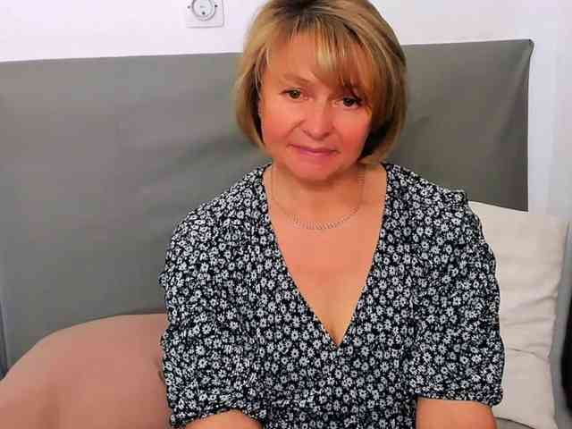 MarieneMature webcam