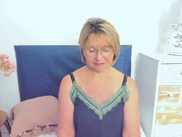 MarieneMature webcam