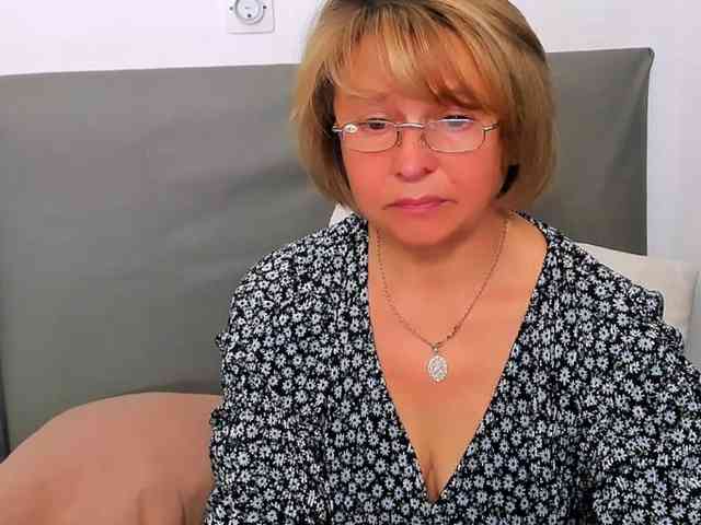 MarieneMature webcam