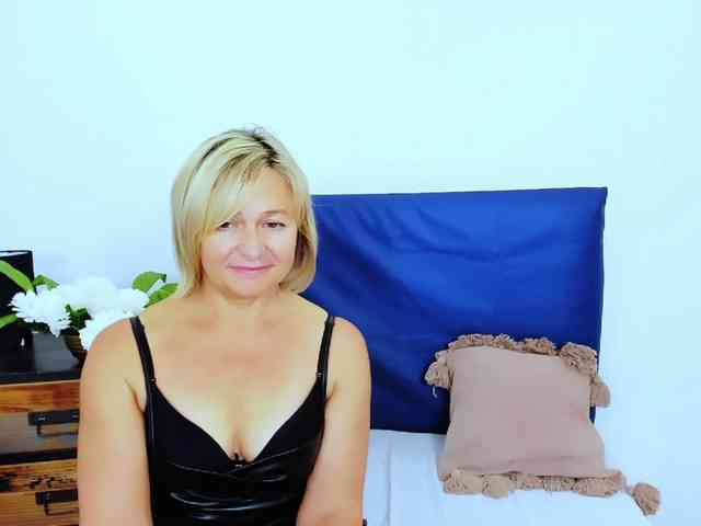 MarieneMature webcam