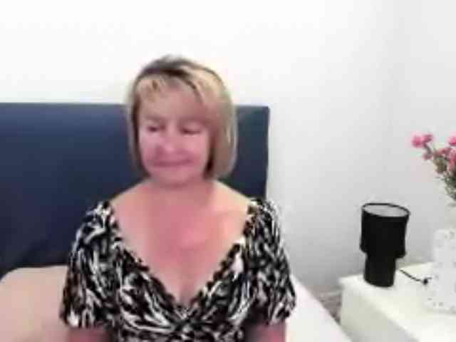 MarieneMature webcam