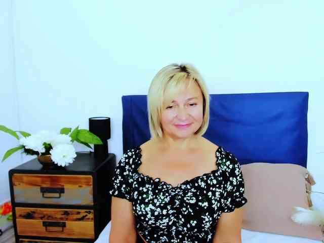 MarieneMature webcam