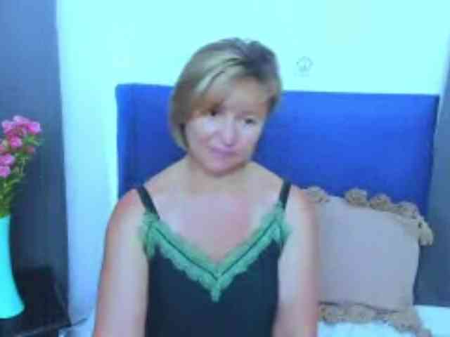 MarieneMature webcam