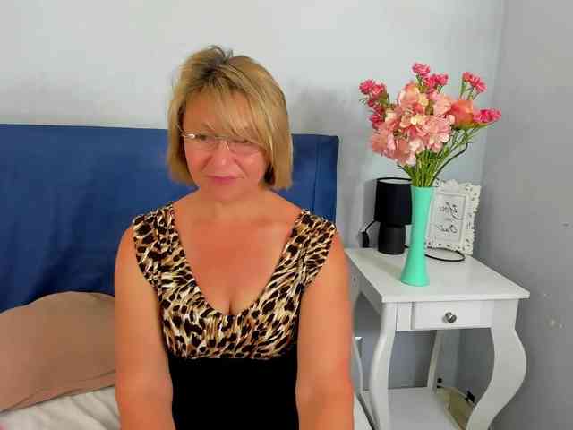 MarieneMature webcam