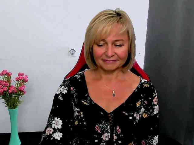 MarieneMature webcam