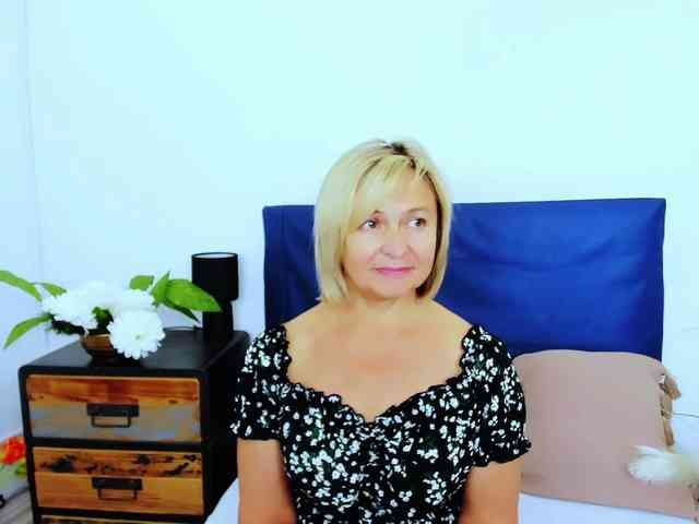 MarieneMature webcam