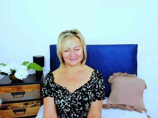 MarieneMature webcam