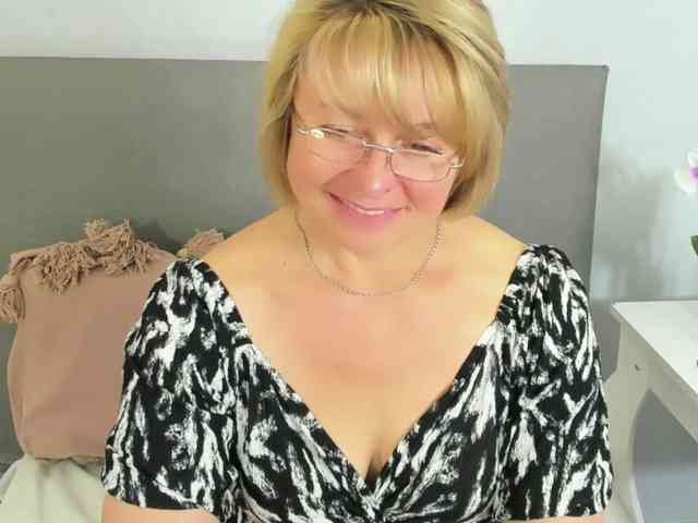 MarieneMature webcam