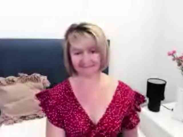 MarieneMature webcam