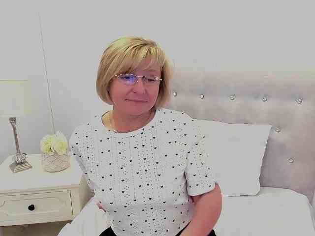 MarieneMature webcam