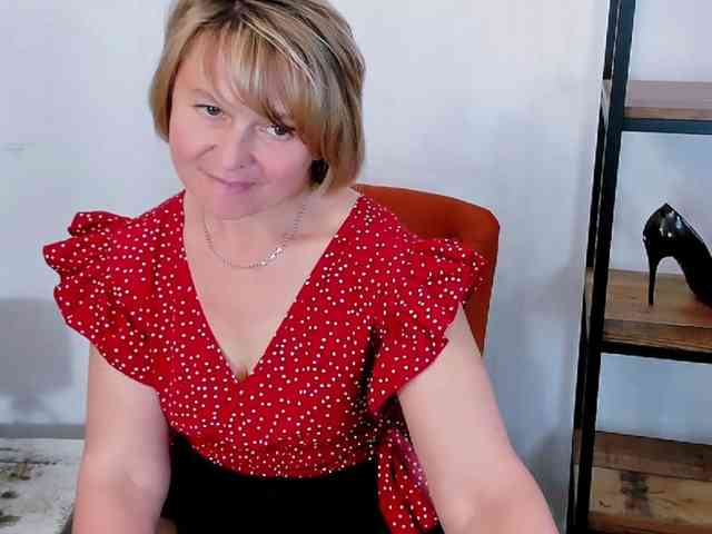 MarieneMature webcam