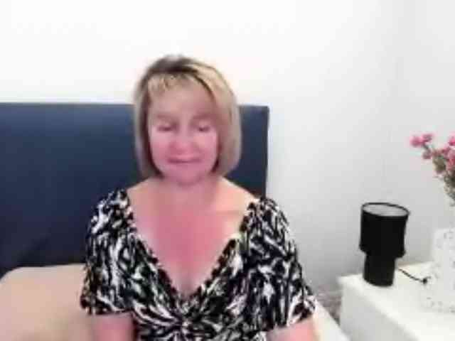 MarieneMature webcam