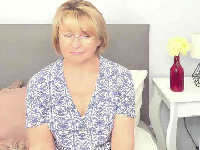 MarieneMature webcam