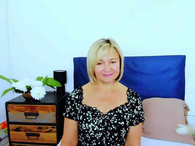 MarieneMature webcam