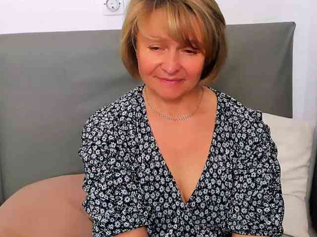 MarieneMature webcam