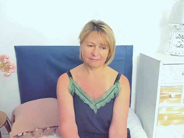 MarieneMature webcam