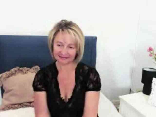 MarieneMature webcam