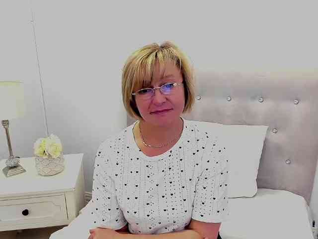 MarieneMature webcam