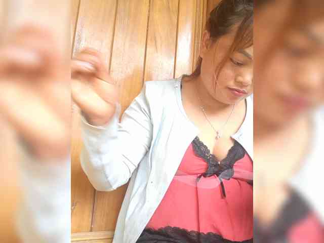 lyna2k Live Webcam on BongaCams