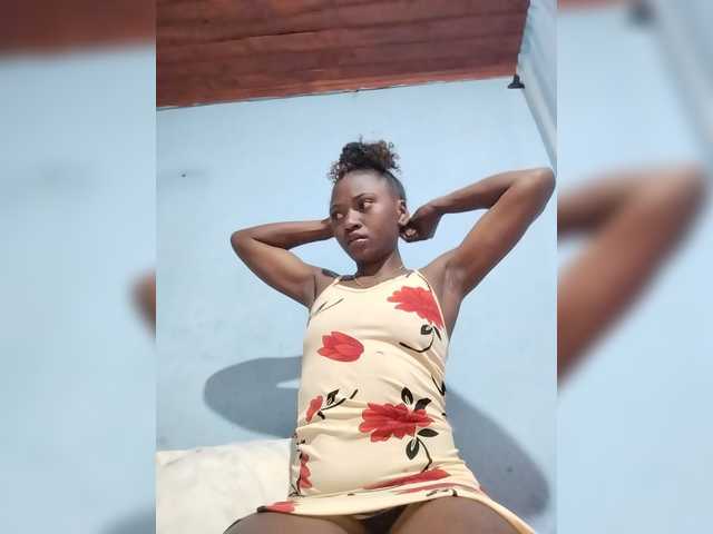 Floridafrenchy live cam on BongaCams
