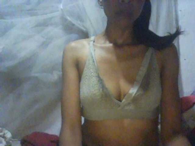 Floridafrenchy live cam on BongaCams