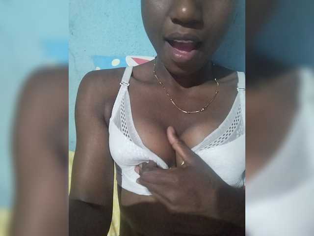 Floridafrenchy live cam on BongaCams
