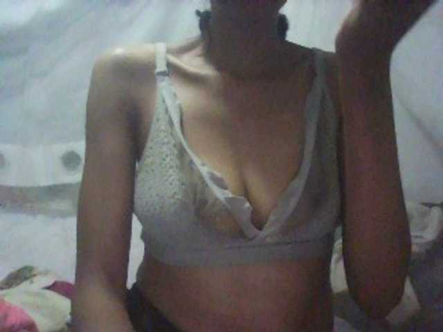 Floridafrenchy live cam on BongaCams