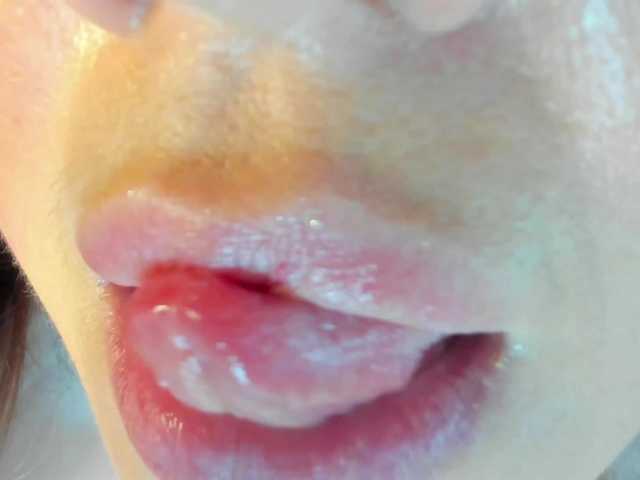 Sky-Kuper live cam on BongaCams