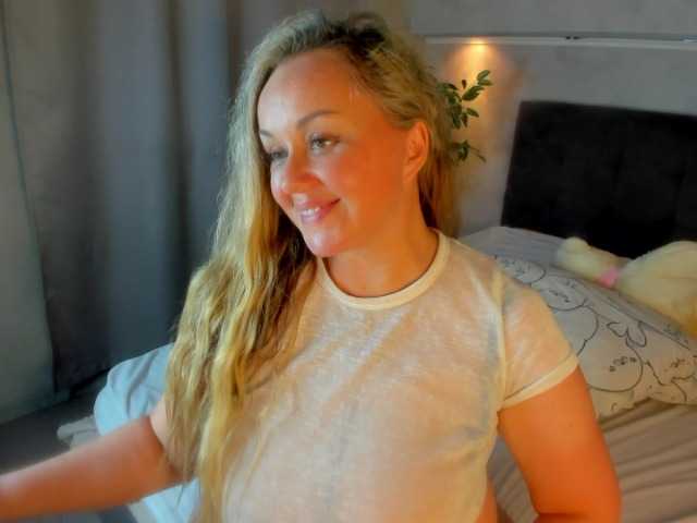 Sky-Kuper live cam on BongaCams
