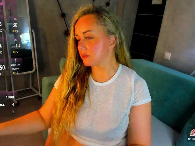 Sky-Kuper live webcam show