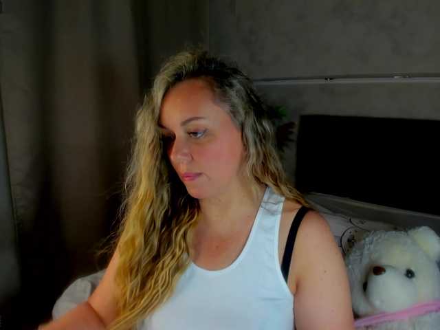 Sky-Kuper live cam on BongaCams