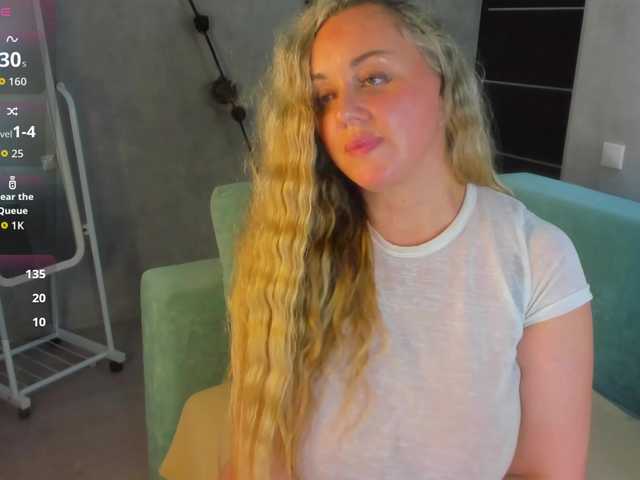 Sky-Kuper live cam on BongaCams