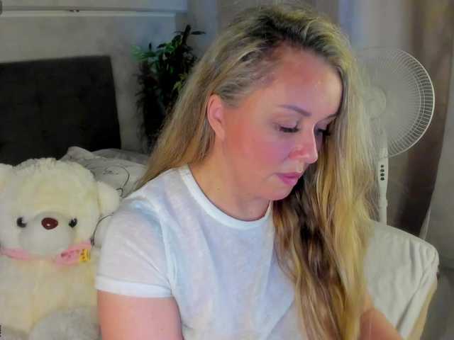 Sky-Kuper live cam on BongaCams