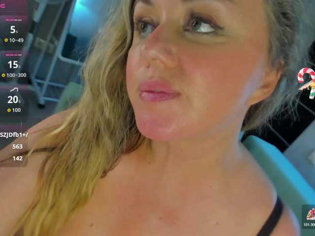 sky-kuper live sex show