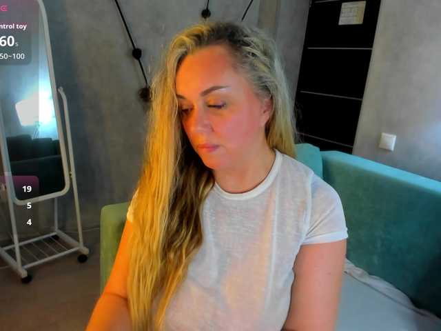 Sky-Kuper live webcam show