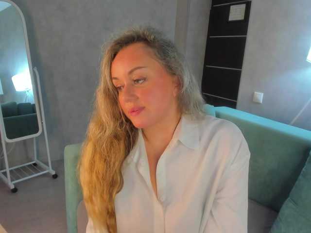 Sky-Kuper live cam on BongaCams