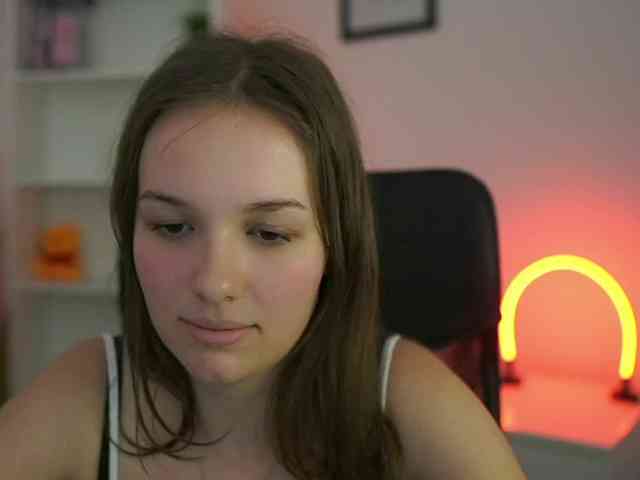 HadeGigi18 webcam