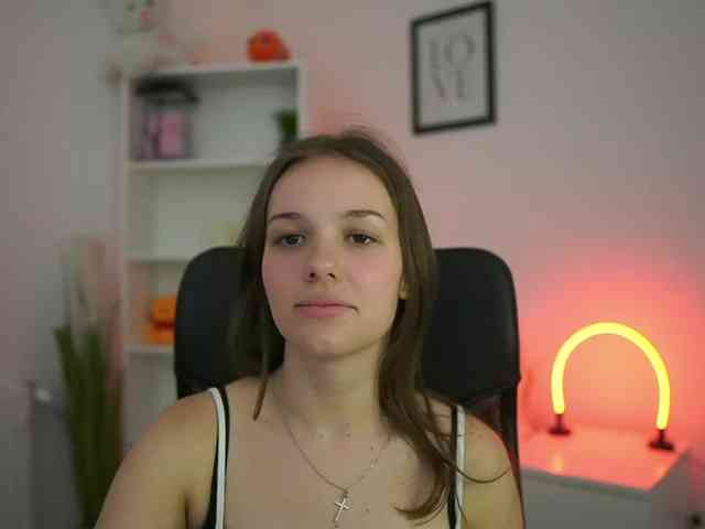 HadeGigi18