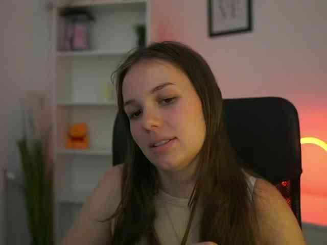 HadeGigi18 webcam