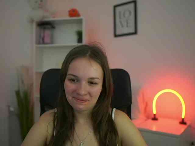 HadeGigi18