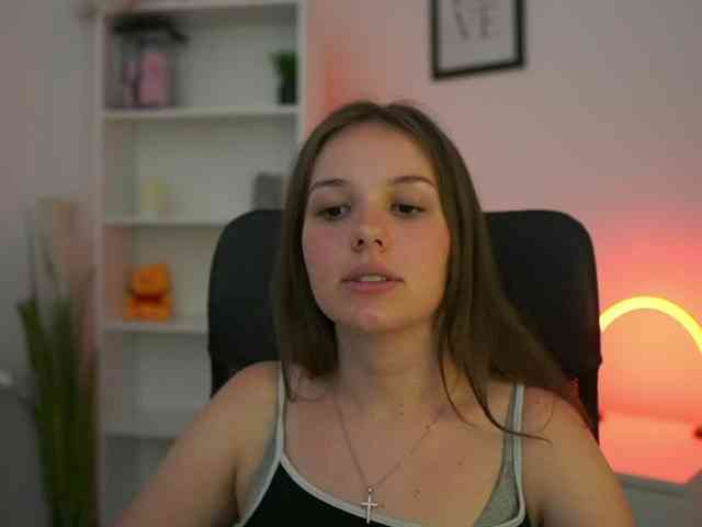 HadeGigi18 webcam