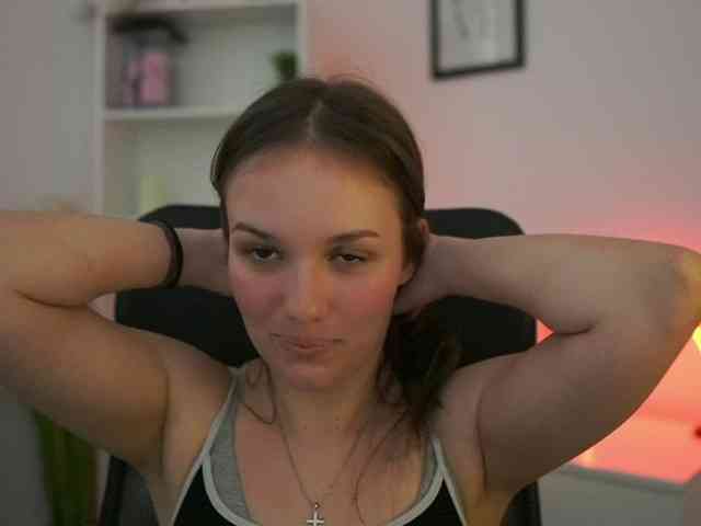 HadeGigi18