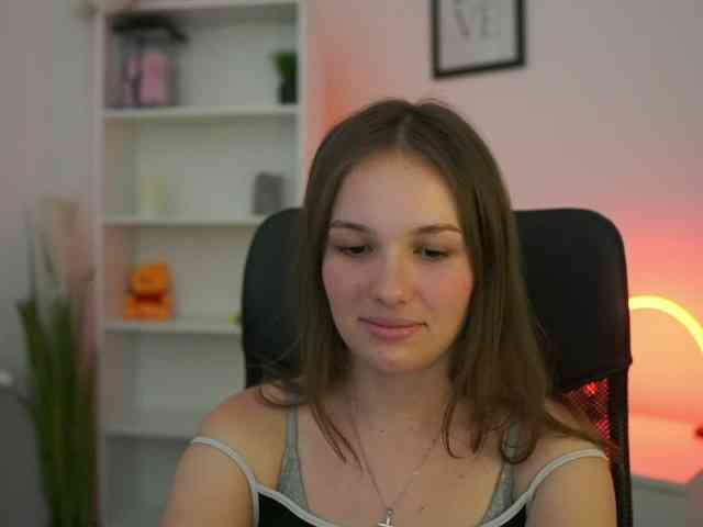 HadeGigi18