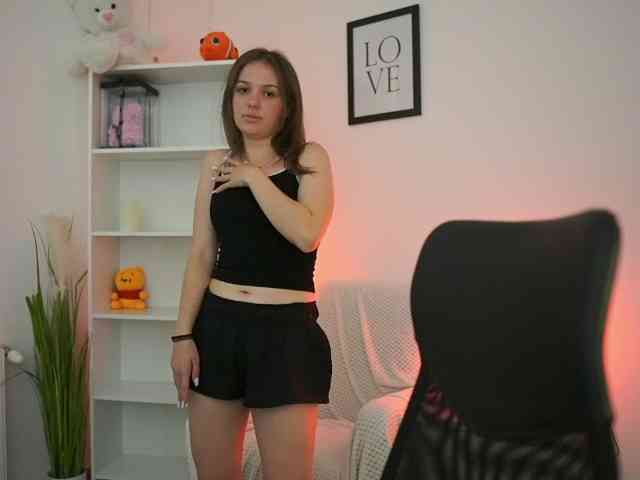 HadeGigi18