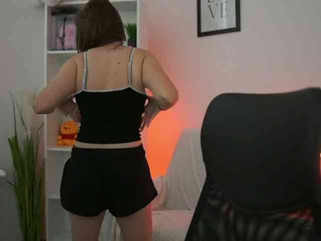 HadeGigi18