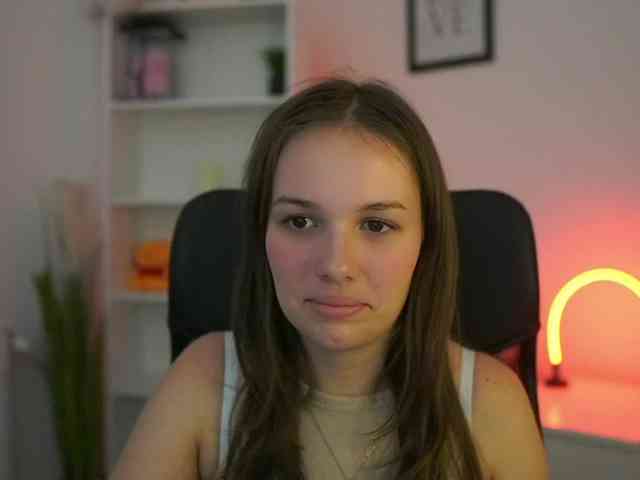 HadeGigi18 webcam