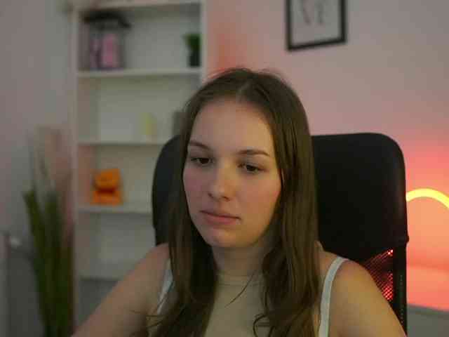 HadeGigi18 webcam