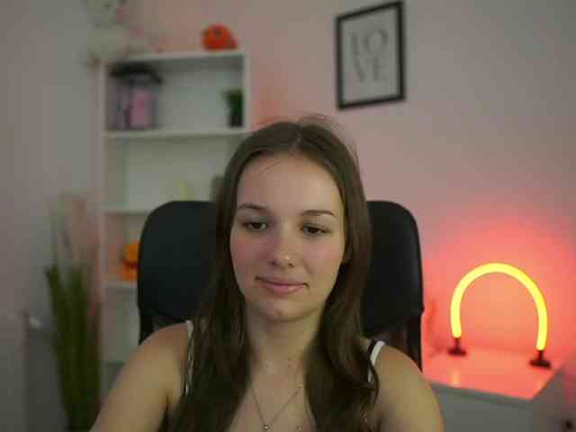 HadeGigi18